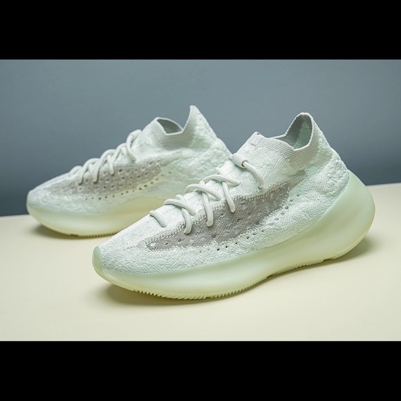 Adidas Yeezy Boost 380 in Calcite Glow Size 7 - Picture 1 of 1